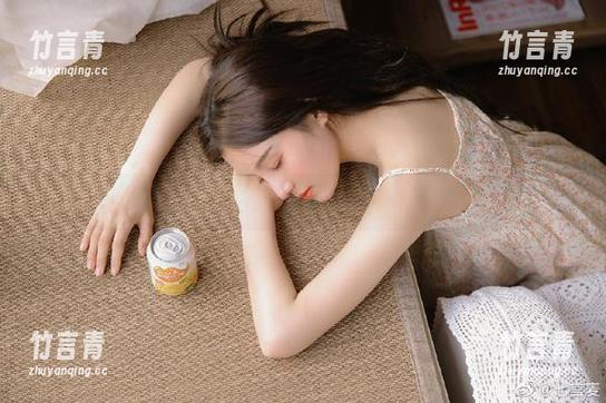 青豆客 - 杨上萱秘密福利作品特辑，感受她独特魅力的视觉盛宴