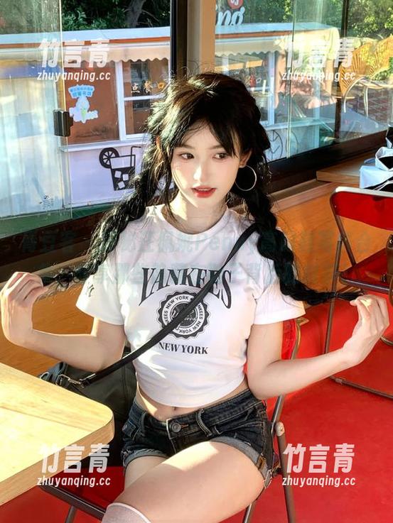 青豆客 - 探秘汪佩妮Penny高跟鞋写真合集，分享那些隐藏在鞋子背后的故事！