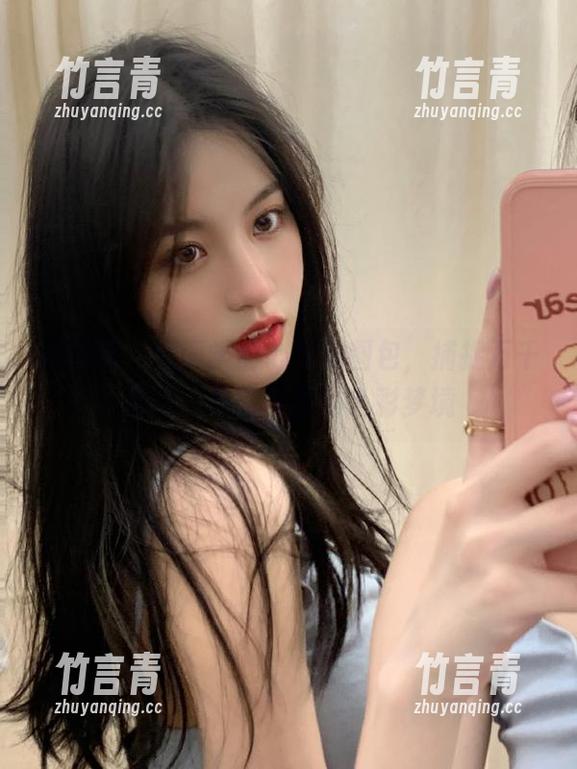 青豆客 - 潇同学甜心私拍图包，捕捉万千风情，勾勒青春的色彩梦境