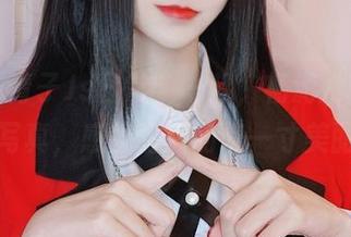 与“青青子Js日常”一起，畅游她的全套写真，感受生活的每一寸美丽