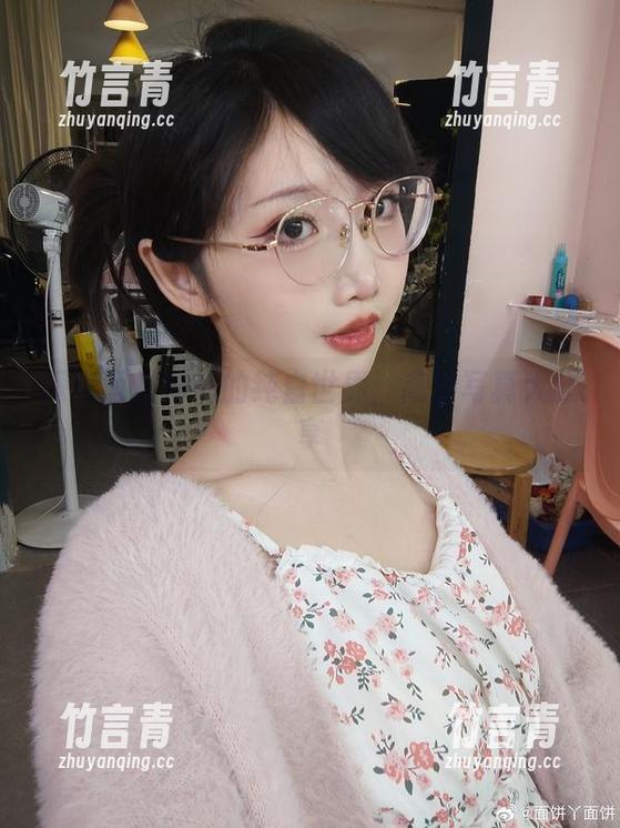 面饼仙儿 探索面饼仙儿的纯白世界:高清写真大分享