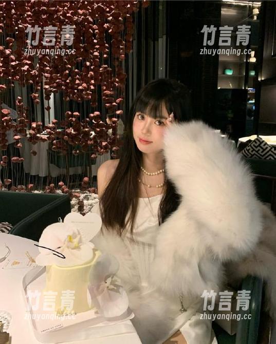 鱼神鱼 微密圈 - 探索鱼神鱼的紧身泳装魅力,绝对不想错过的原图图集